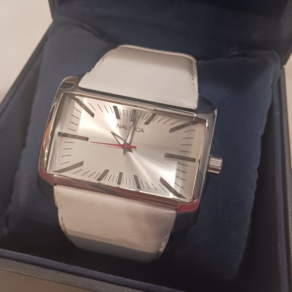 Like-New VINTAGE NAUTICA Watch - Picture 11 of 13